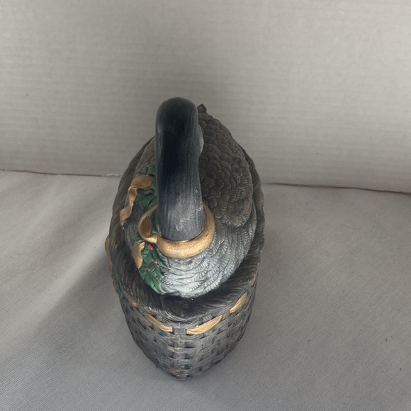 Canadian Goose Vintage Christmas Ceramic Candy Trinket Box 7.5 x 4 x 7 inches - Picture 7 of 15